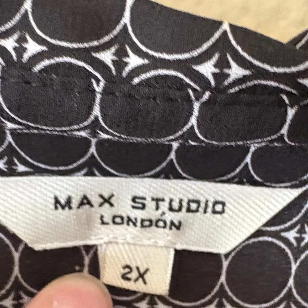 Max Studio 2X Black White Geometric Blouse Button Front Plus Size Top - Picture 3 of 10